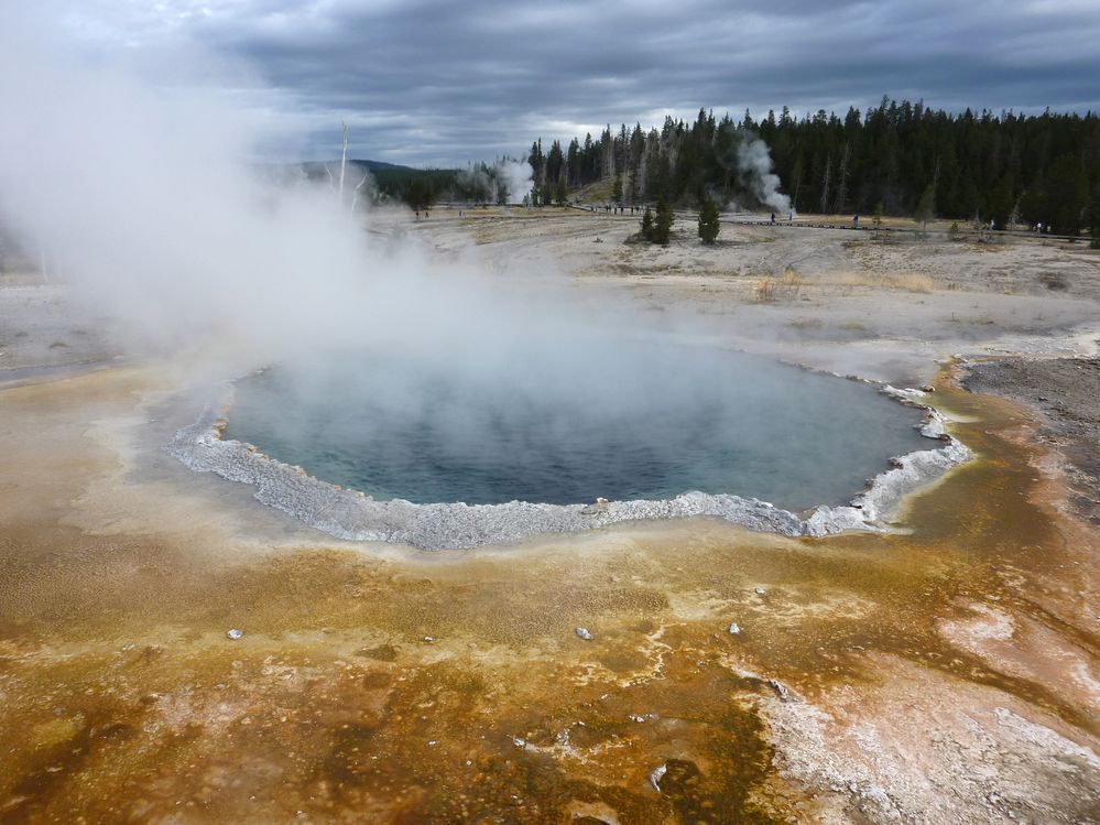 Yellowstone Old faithfull Crested Pool (4).JPG